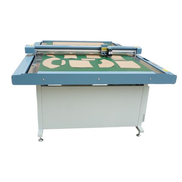 Machine universelle de découpe de vêtements à encre pour une coupe de tissu lisse et précise