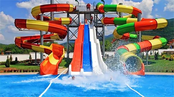 18.5 Kw Power Needed Pool Water Slides With Strong Anti-corrosion And Anti-rust Galvanized Steel Material