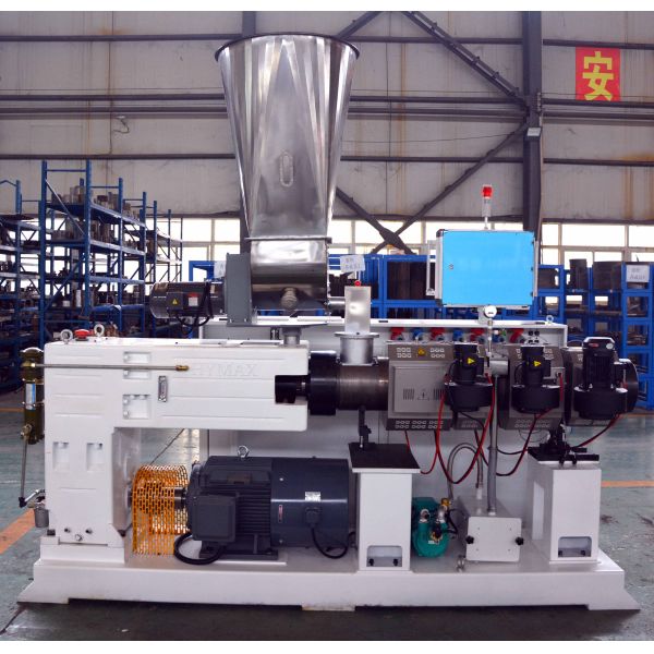 Máquina de extrusão por parafuso duplo de alto binário de tipo vertical ZS65/132 para perfis de tubos de PVC