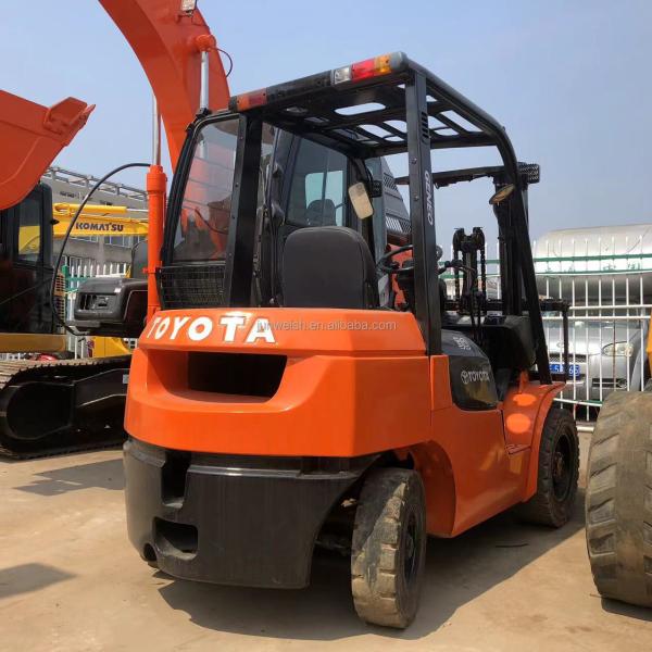 FD30 2T 3T 5T 3 Mast Side Shift TCM Komatsu Forklift Japan in Building Material Shops