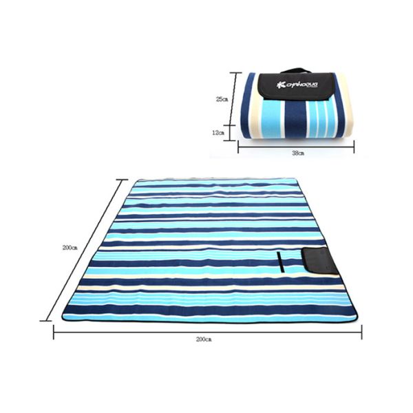 Проложенное одеяло на открытом воздухе одеяла пикника располагаясь лагерем водоустойчивое для спать