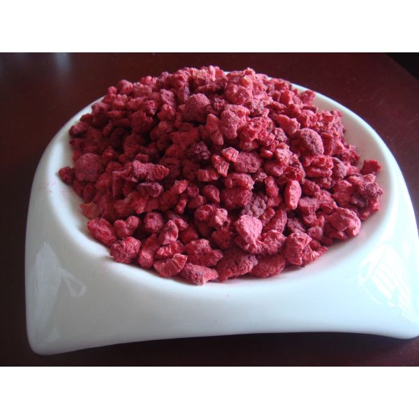 GMP factory supply Top Grade Freeze Dried Fruit Snack Dried Raspberries Granule Healthy berries 2-6mm