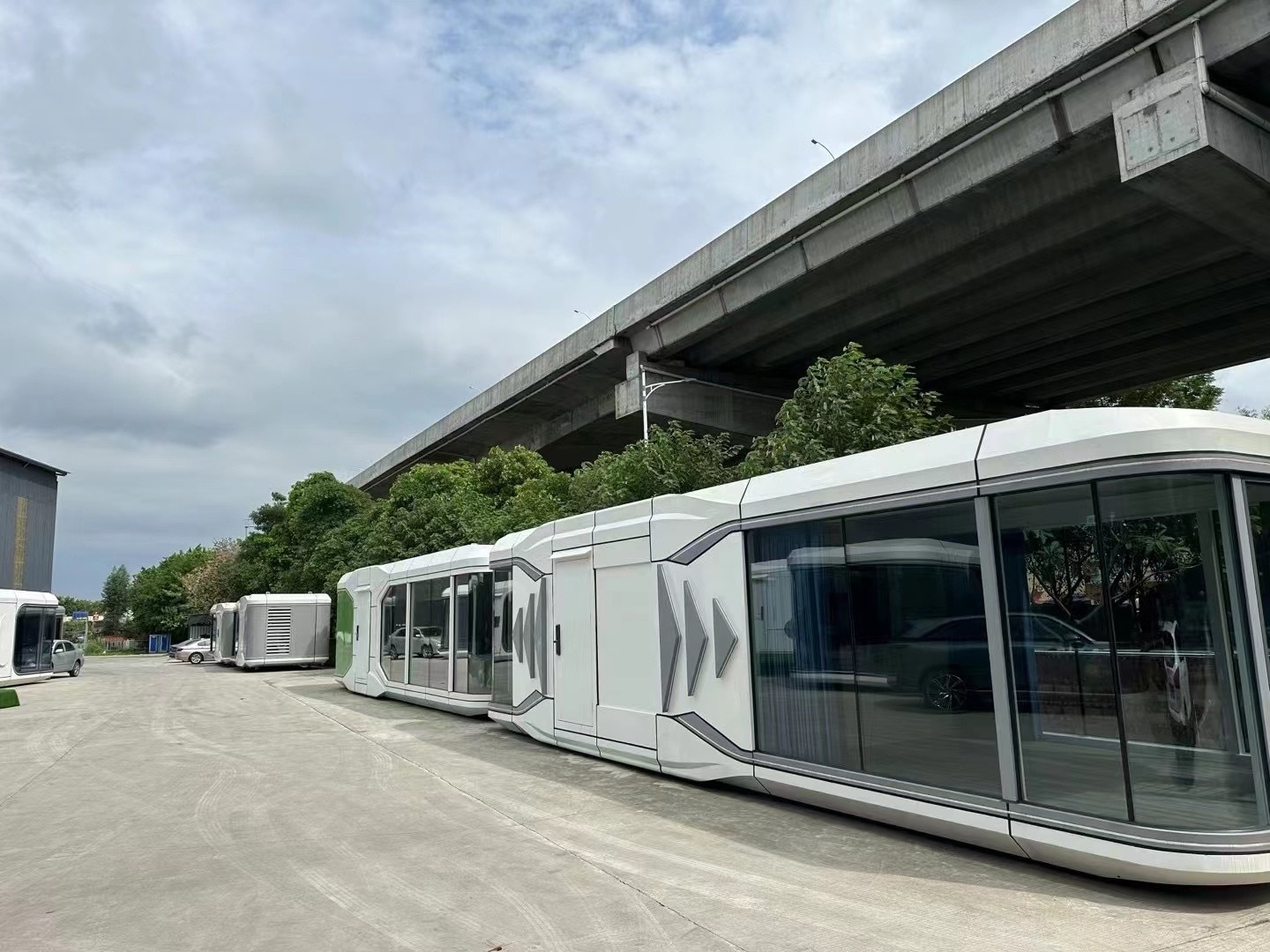 SAIJIA Prefab Modern Square Luxury Space Cabin Waterproof Steel Green House for Villa and Space Capsule Hotel Application