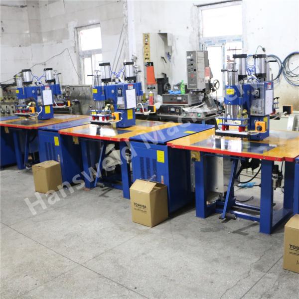 Alta frequência de couro do pedal do pé de Logo Embossing Machine da cabeça dupla