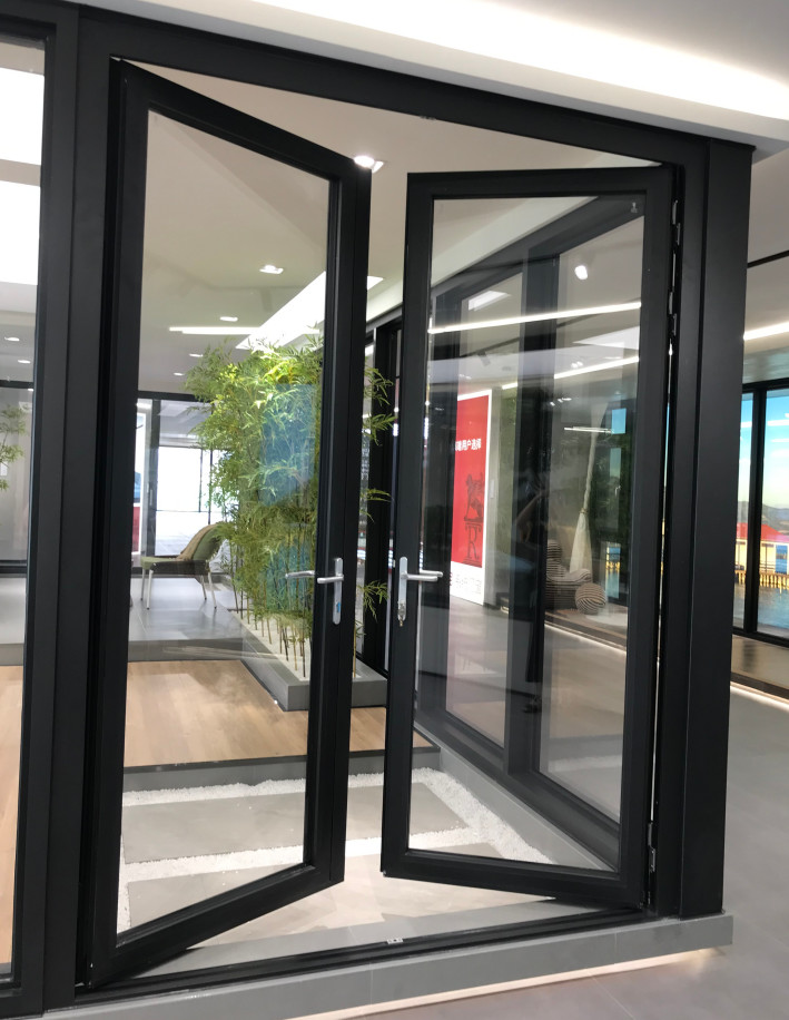 Серый цвет анодировал алюминиевую сторону двери 2 окна открытую для здания