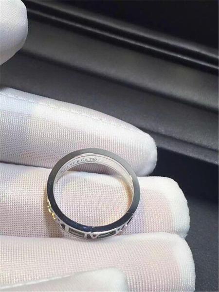   gold of Roman numeral ring 18kt gold  with yellow gold or white gold
