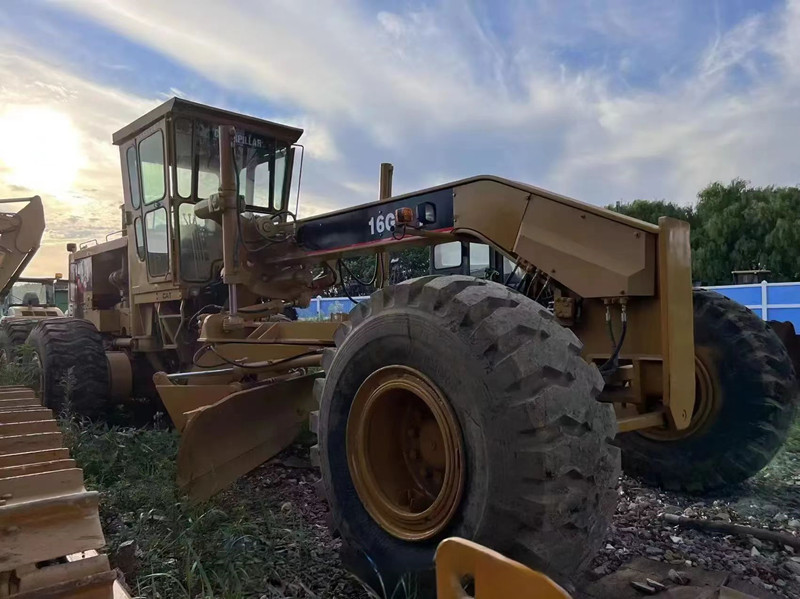 Низкие рабочие часы Низкие цены Подержанный Грейдер Cat 160K На складе