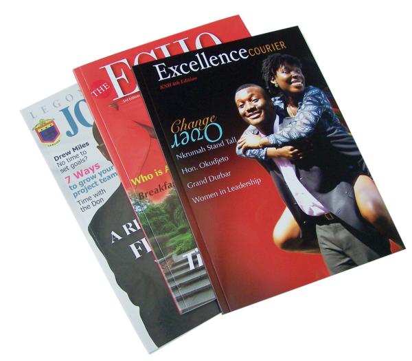 papier d'art 250gsm mat, vernis mat pour les magazines du commerce d'impression de couverture 210 * 285mm