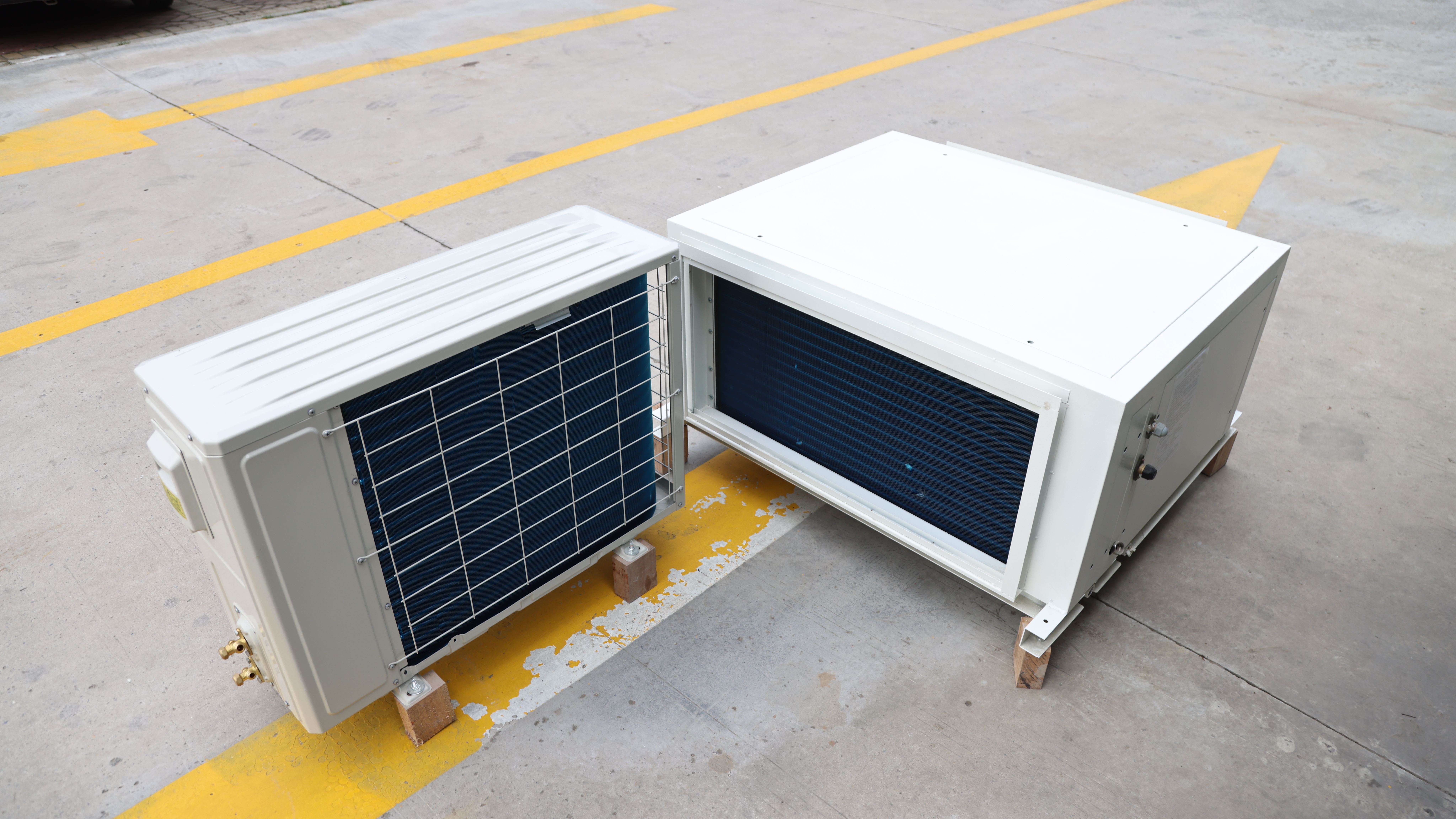 2300CFM Ceiling Mount Server Room AC Unit Precision Air Conditioning For Data Center