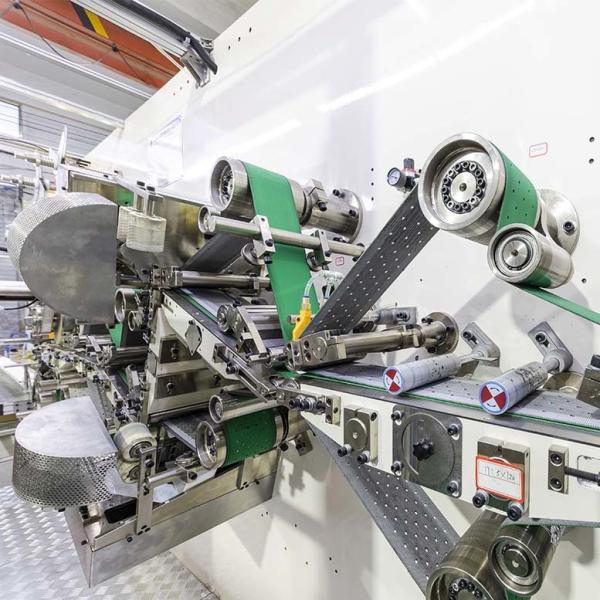 Sanitary Pad Making Machine Engineers Installation WM-JSN10 Hygiene Safety