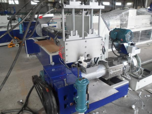Os flocos reciclaram a garrafa plástica da fase da máquina dois da extrusão do grânulo