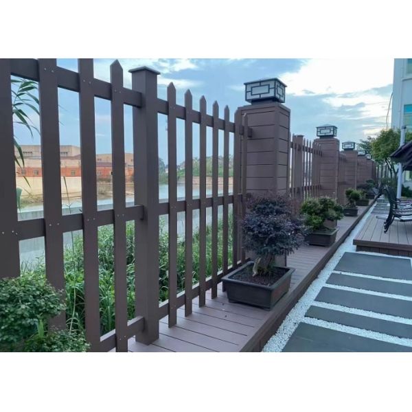 Recyclable Coextrusion WPC Fence Easy Installation Stain Resistant