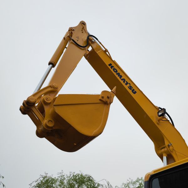 Second Hand Crawler Excavator Japan Made Used Komatsu Pc60-7 6 Ton