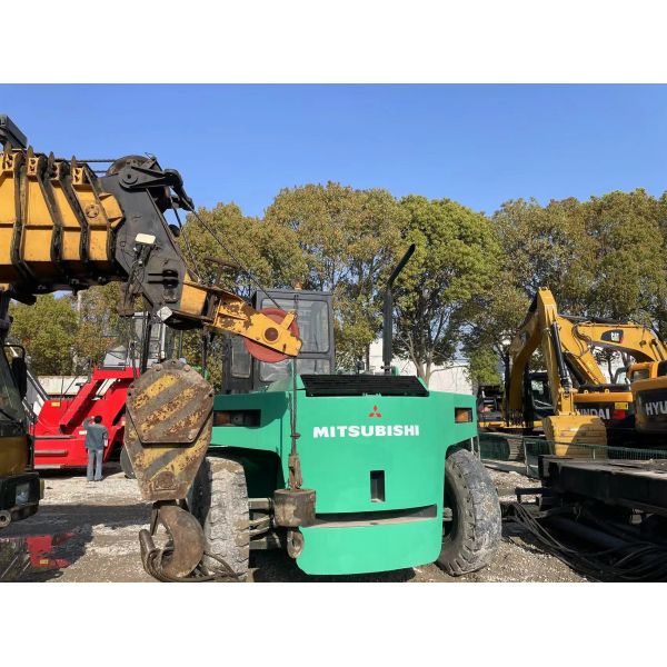 Mitsubishi F300 Camión de montacargas usado de segunda mano de 30 toneladas