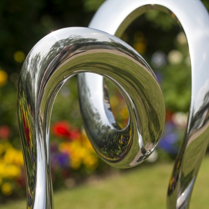 Modern Eternal Heart | 8K Mirror-Polished Stainless Steel Abstract Sculpture for Luxury Landscapes