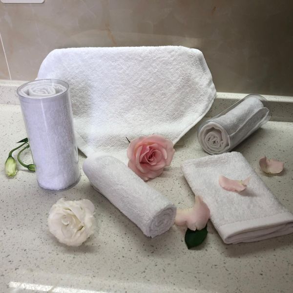 Простые наборы подарка полотенца 80% хлопок руки