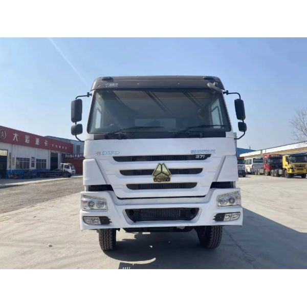 SINOTRUK howo 371 chevaux 400 chevaux nouveau camion-déchargeur lourd 6x4 camion à bascule avec prix inférieur