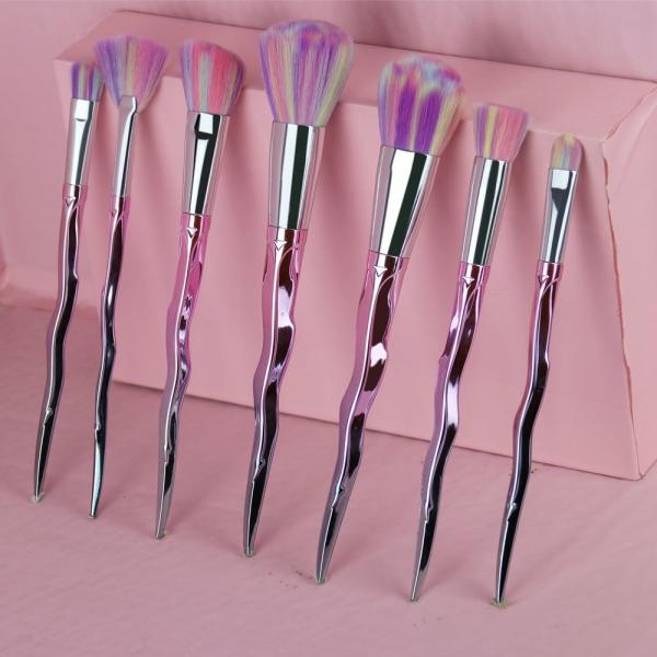 Fantastic Cosmetic Rainbow Makeup Brush Set 7pcs Bristles And Plastic Handle