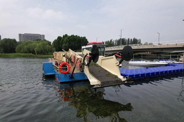 Aquatic Weed Harvester 5 CBM Hopper 75kw Engine