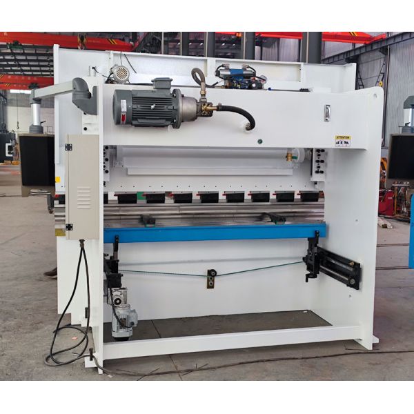 NC 40T2500MM Estun E21 Press Folding Brakes Cupboard Bender Press Brake To Latvia