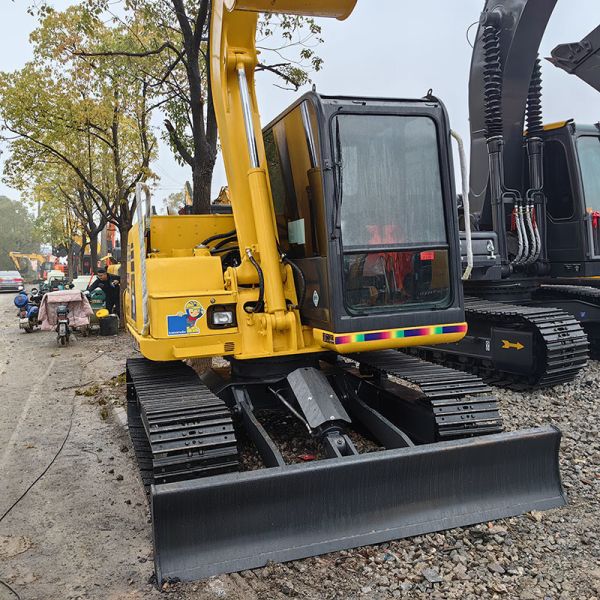 Original Used Mini Excavator Komatsu PC70-8 Used Hydraulic Excavator 48.5KW Rated Power
