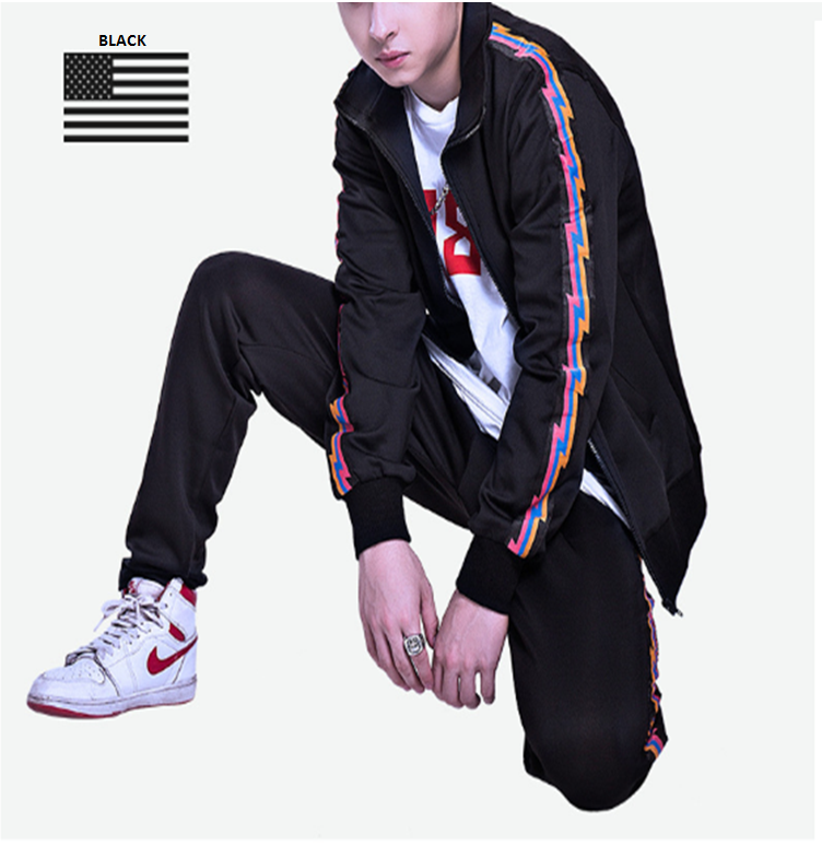 Striped Design Mens Sports Tracksuits For Spring Customized Logo Anti Shrink