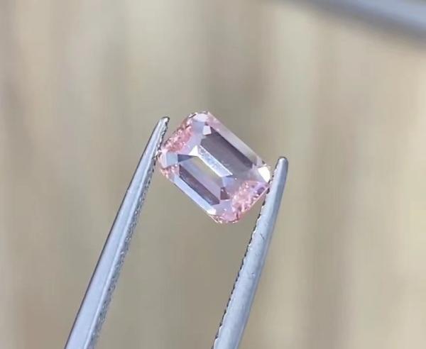 Categoria clara extravagante da joia sintética dos diamantes de Emerald Cut Lab Grown Pink