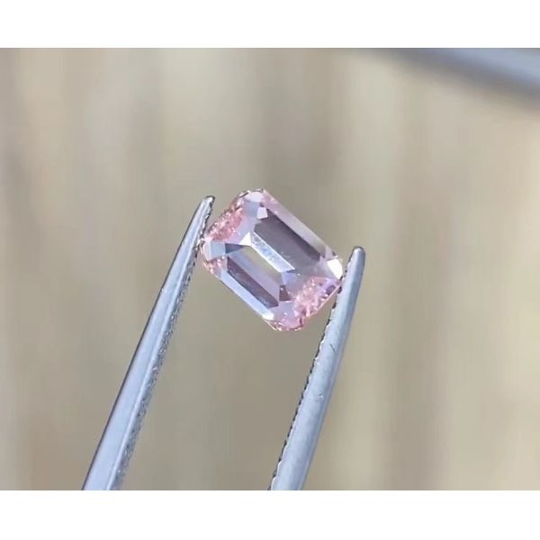 Unmounted CVD Polished Loose Diamonds Stone Pink Emerald 0.65CT