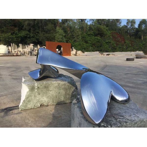 Metal Outdoor Modern Abstract Sculpture Surface Polished Garden Ornaments