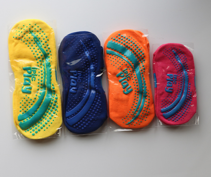 Jacquard Ankle Grip Socks Silicon Gel Kids Trampoline Socks For Play Zone / Indoor Playground