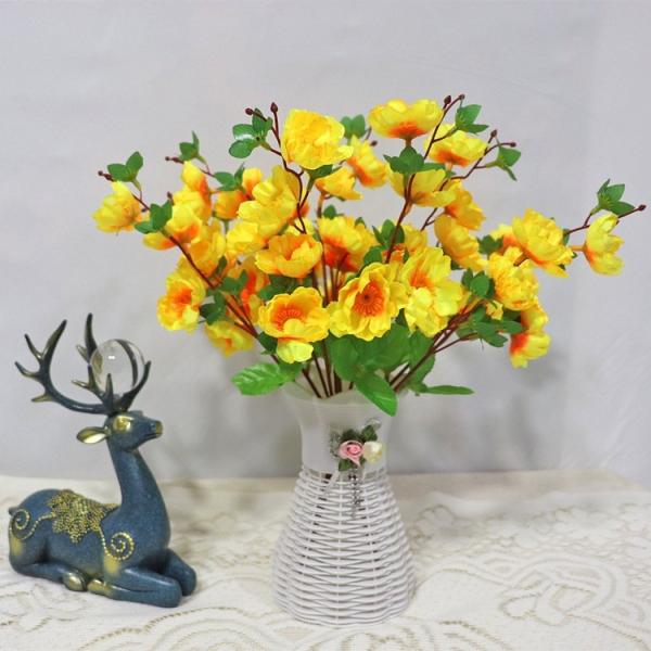 Wedding, shooting props, indoor and outdoor decoration with realistic peach blossoms