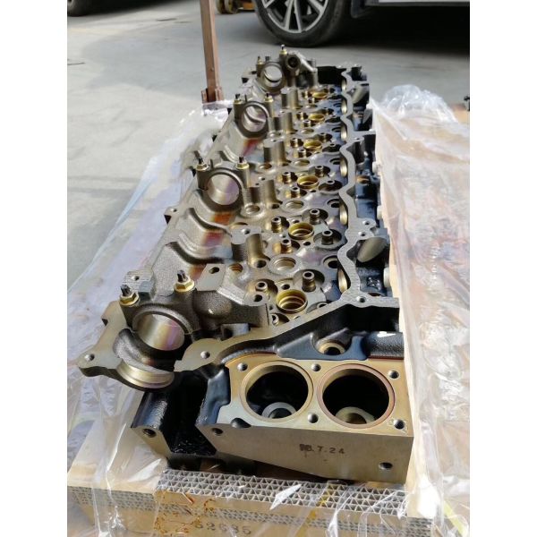 4HK1 6HK1 8-97602-687-0 8-97606-992-5 Iron Cylinder Head Original