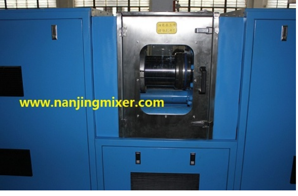 Online Support After Service High Speed RAM Type Plunger Rubber Strainer Extruder