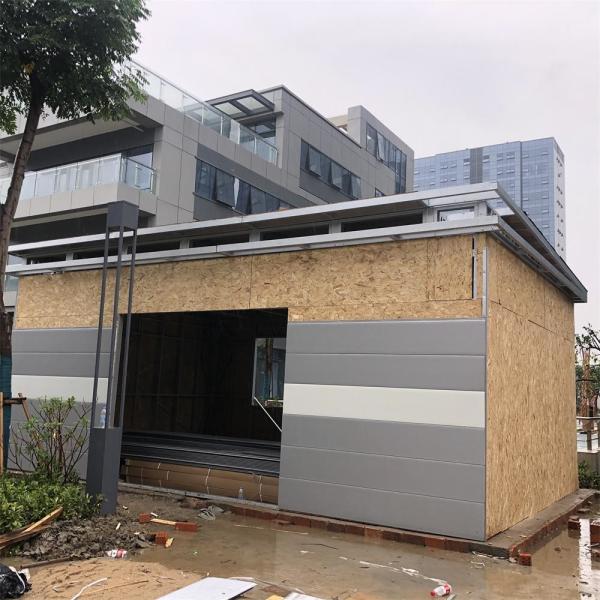 O parque de estacionamento 10m2 da garagem pré-fabricou a casa de moldação de aço clara