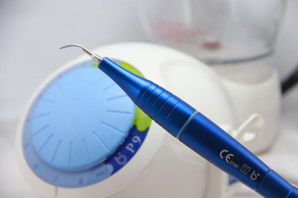 Fonte de água dental ultrassônica luxuosa da máquina do Scaler de P9 P10 auto para o EMS