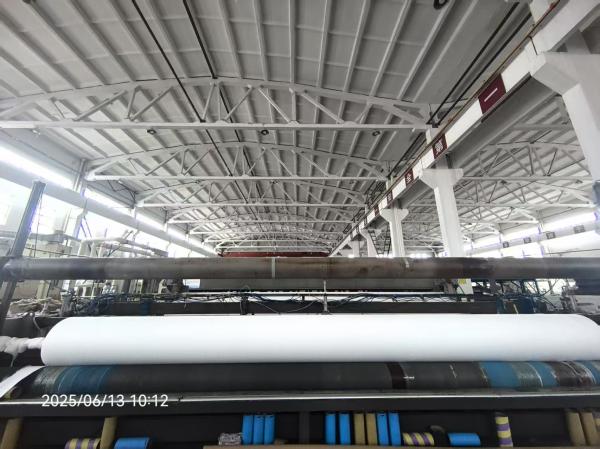 Pure White 250g/sqm Polypropylene Nonwoven Geotextile Prevention Intermixing Between Soil Layers  Highway Expressway
