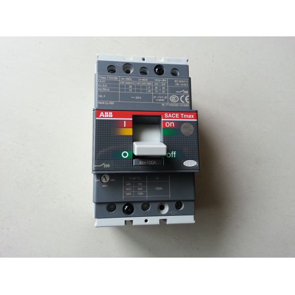 304500168 サーキットブレーカー 600V、80A、MPS、UVR、ABB TMAX T1N160