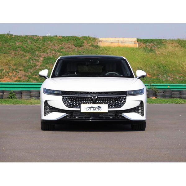 Voyah Chasing Light 4WD Ultra-long Battery Life Lantu Zhuiguang end Pure Electric Car