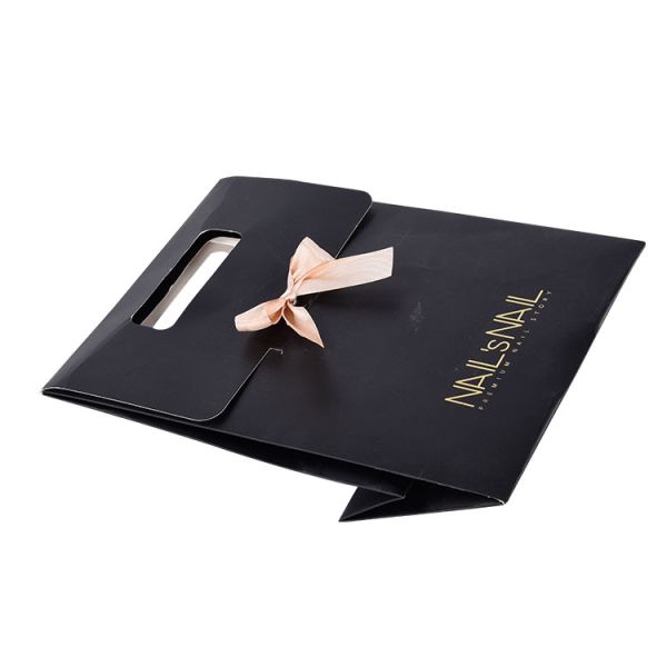 Luxury Paper Gift Bags Packaging With Die Cut Handle And Logo