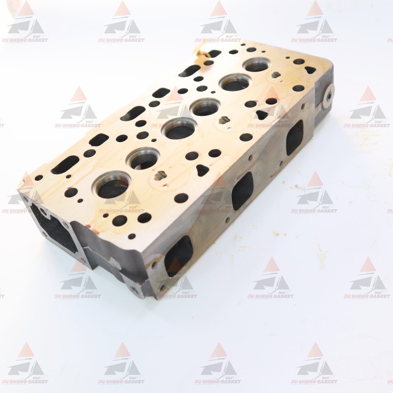 Kubota D1005 Engine Cylinder Head | OEM 16027-03040 16027-03043 1G053-03040 16032-03042 | Mini Excavator & Compact Equipment Spare Parts Engine Cylinder Head