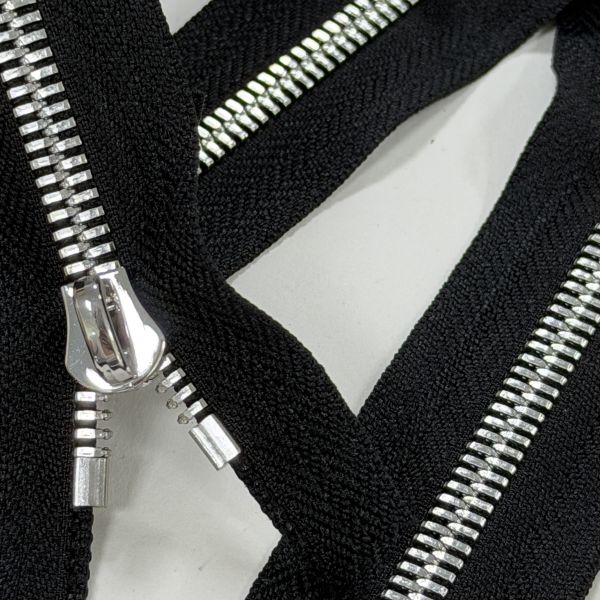 Smooth Feel #5 Double Pointed Teeth Metal Zipper Evenly Distributed Force Bright Nickel