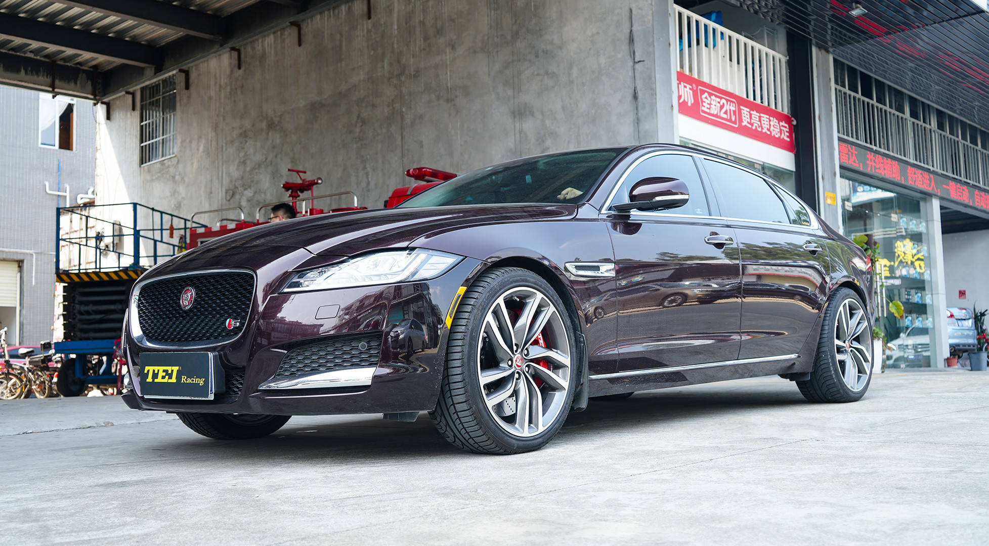 BBK S60 6-поршневый калибр с 378 * 32 мм для Jaguar XFL 20 дюймов спереди и S40 с T небольшой электрический калибр