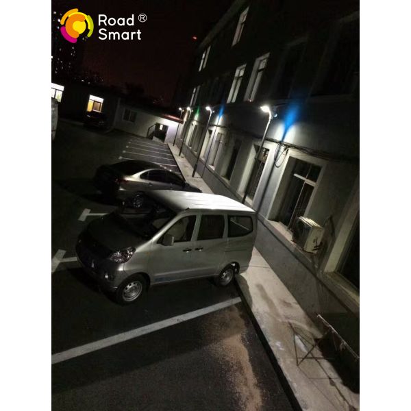 CE Road Smart Solar LED Parking Lot Lights 3 Years Warranty For 2 - 3 Rainy Days