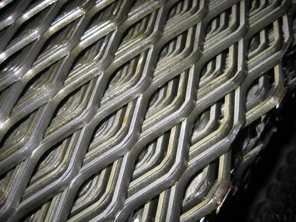 Metal Raised Expanded Wire Mesh Stretch Diamond Shape 0.2-3mm Thichness Durable