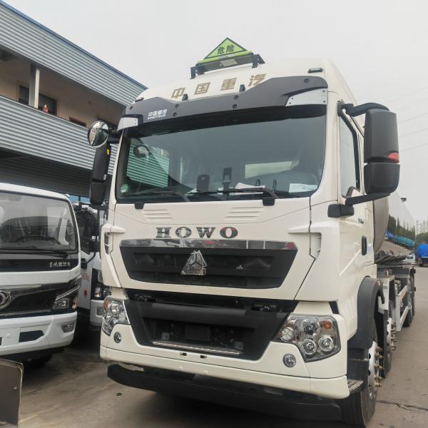 HOWO Euro 6 8X4 31cbm Heavy Fuel Tanker Truck Aluminum Alloy Diesel Bowser Tanker
