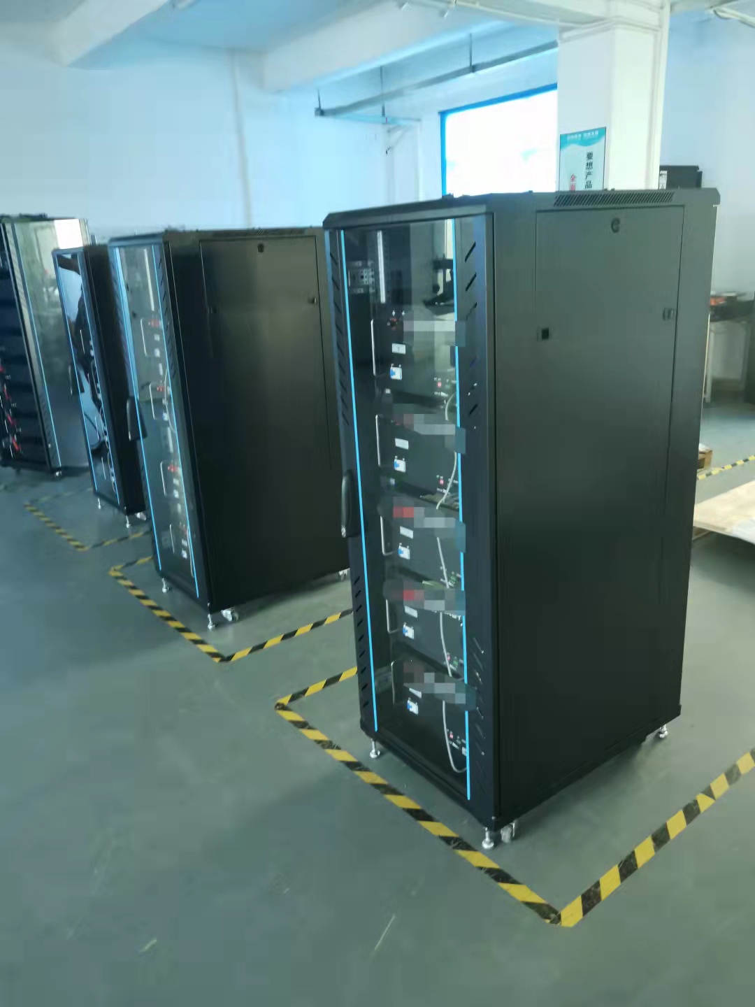 Система солнечной энергии OEM 50Kwh включает панели солнечных батарей поручает батарею регулятора
