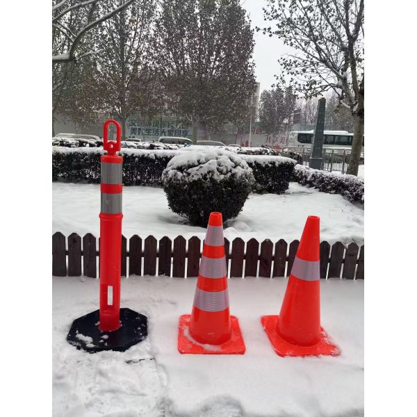 PVC Flexible Reflective Spring Post Traffic Bollard for Highway Safety Delineation