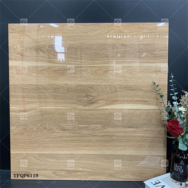 Высокий глянцевый интерьер Деревянный вид Порцелановые напольные плитки Противоскользящие полированные остекленные фарфоровые плитки для гостиной