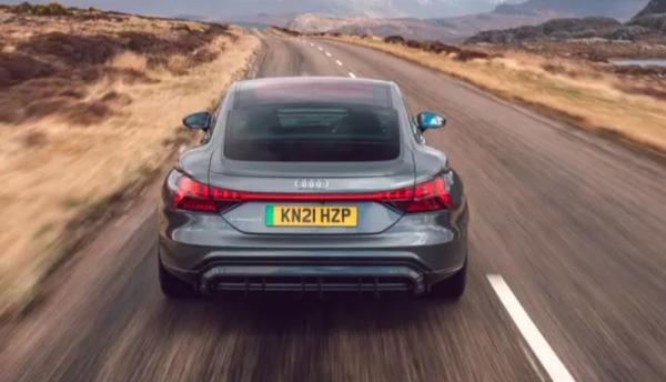 a low, long, wide and lean looking four-door car at 2023Audi e-Tron GT  pure Electric Car 673hp 480km New energy vehicle