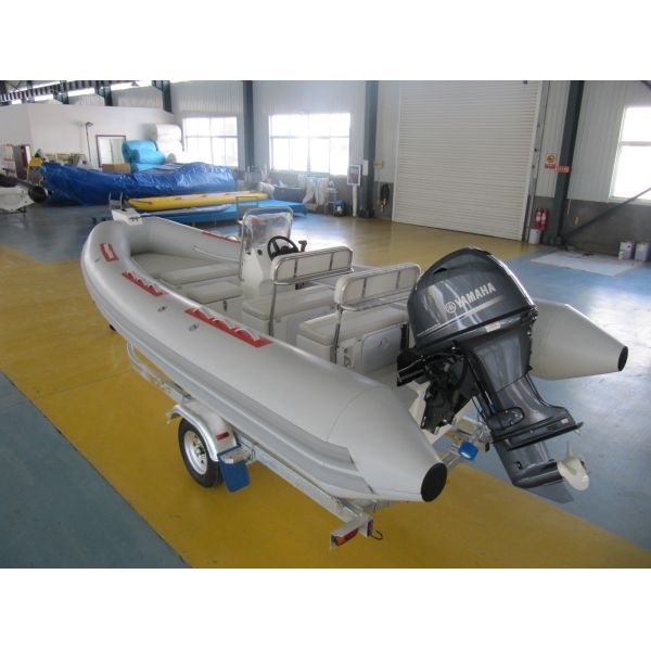 Adhesive Structure Inflatable Fishing Boats Multi Function 540cm For Water Sightseeing